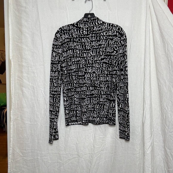Authentic Balenciaga all over wavy Logo sweater - Picture 2 of 6